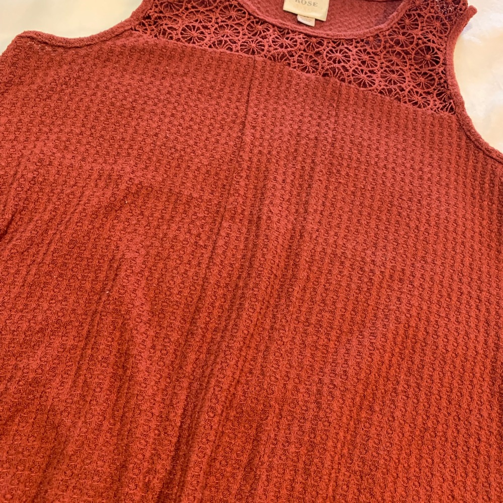 Red Tank - Picture 3 of 4